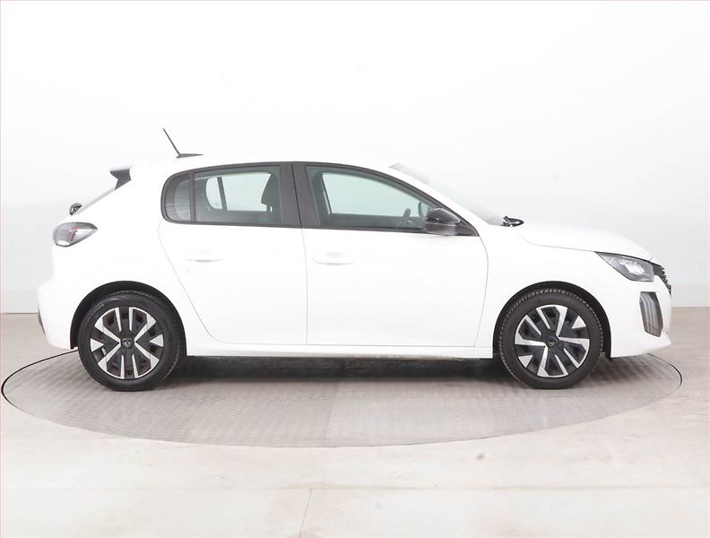 Peugeot 208 (2024) Active 1.2 PureTech - fotka 6 z 15