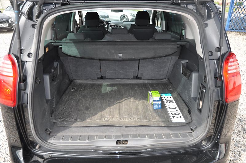 Peugeot 5008 2.0HDi 110kW PANORAMA - fotka 8 z 18