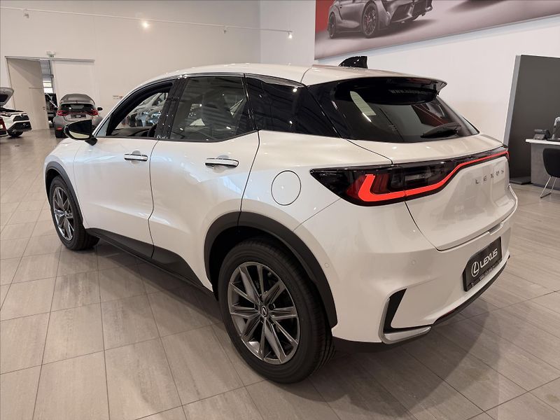 Lexus LBX (2025) 1,5 Relax Advanced  Hybrid - fotka 3 z 11