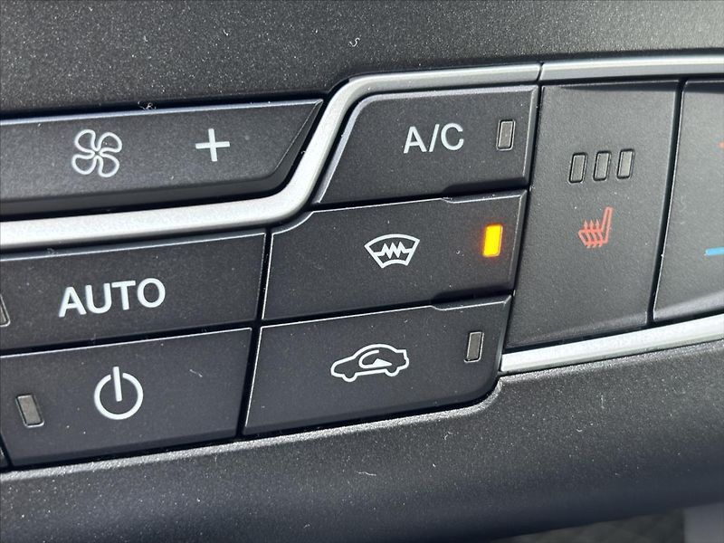 Ford Mondeo 2,0 TDCi AT WEBASTO TOP STAV - fotka 25 z 39
