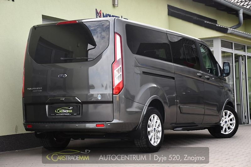 Ford Tourneo Custom 2.0EcoBlue 8.MÍST TITANIUM - fotka 5 z 43