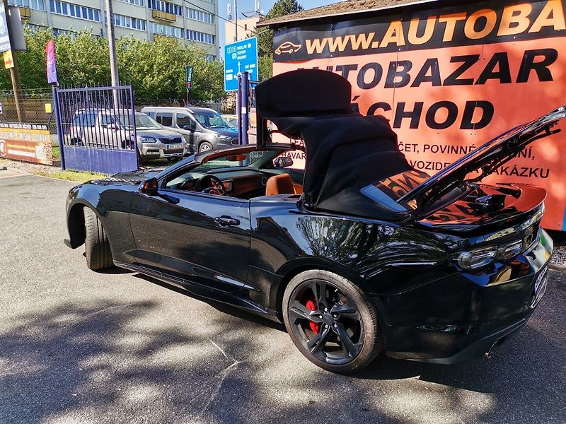 Chevrolet Camaro (2019) 6.2i V8 333kw  453PS Cabrio SS - fotka 36 z 39