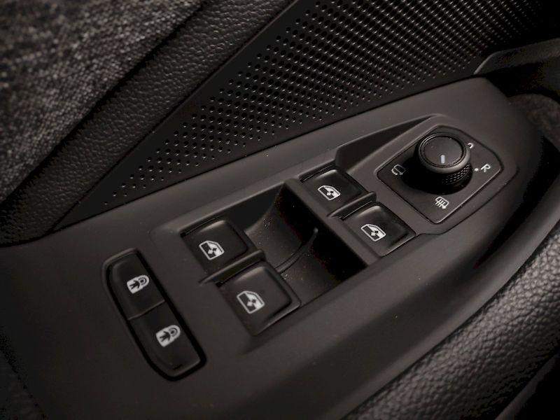 Škoda Superb (2024) combi Selection 2,0 Tdi 142 kw - fotka 24 z 37