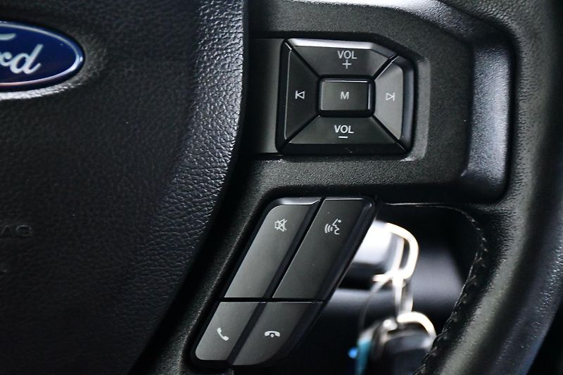 Ford F-150 2.7 L ECOBOOST XLT SPORT 4X4 - fotka 25 z 38