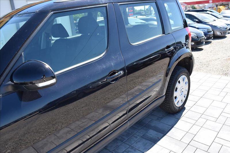 Škoda Yeti 1,2 TSI 77KW NÍZKÉ KM TAŽNÉ - fotka 8 z 47
