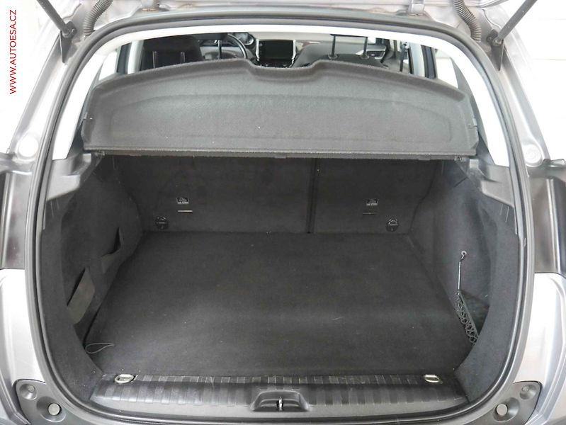 Peugeot 2008 (2016) 1.2PT, 2.maj,ČR, AC, park - fotka 7 z 18
