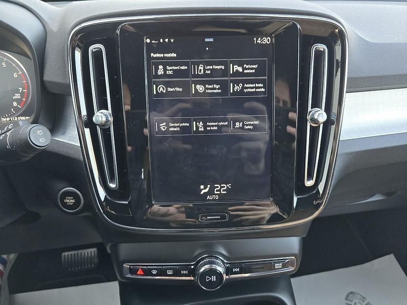 Volvo XC40 - fotka 29 z 43