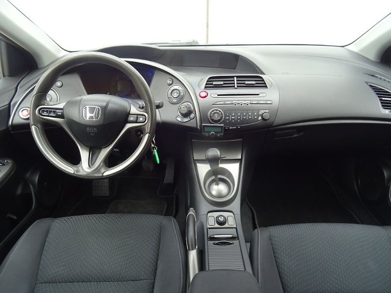 Honda Civic (2010) 1.4i,73kW,NovéČR,klima - fotka 13 z 21