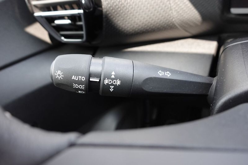 Citroën C4 1.2 Puretech 130 S&S MAN6 Feel - fotka 25 z 29
