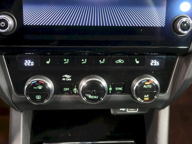 Škoda Octavia (2019) STYLE PLUS 1.5TSI 110KW DSG NA - fotka 27 z 38