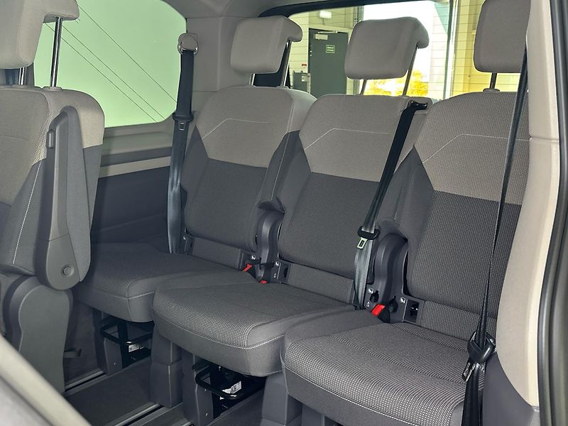 Volkswagen Multivan Life DSG - fotka 26 z 29