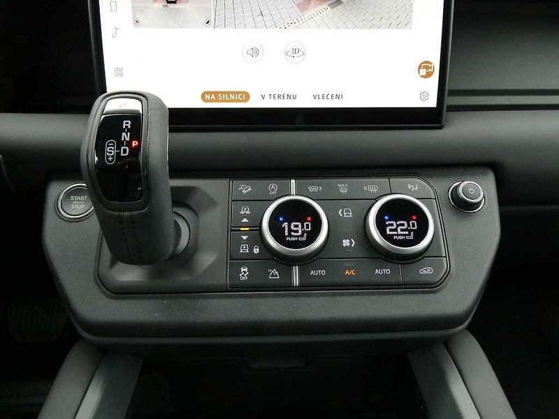 Land Rover Defender 110 3,0 X-Dynamic SE D250 - fotka 30 z 40