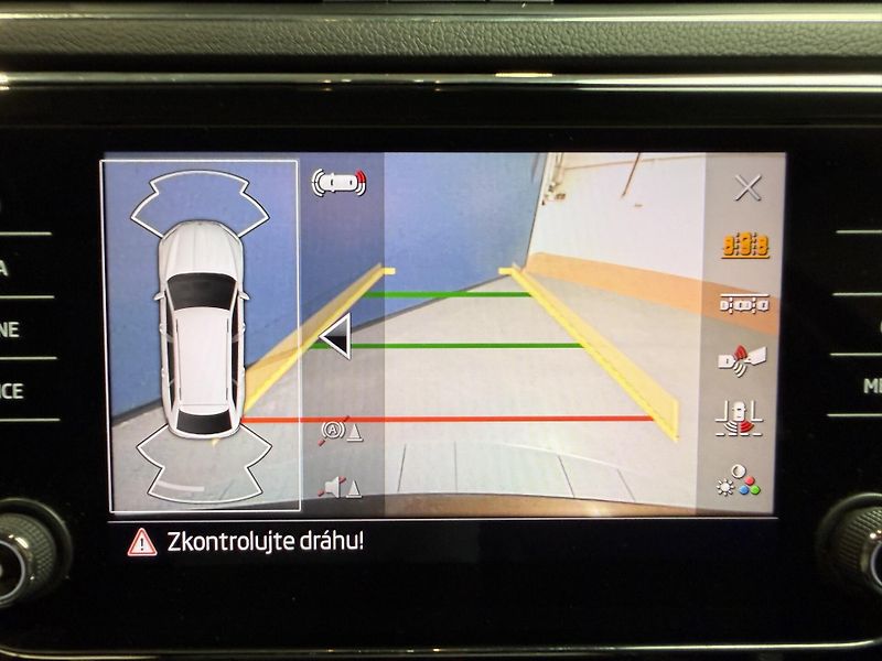 Škoda Superb 1.5 TSI 110kW ACT Style Combi - fotka 8 z 14