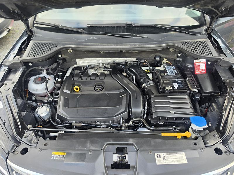 Škoda Karoq 1.5 TSI Navi Kamera TZ  - fotka 23 z 27