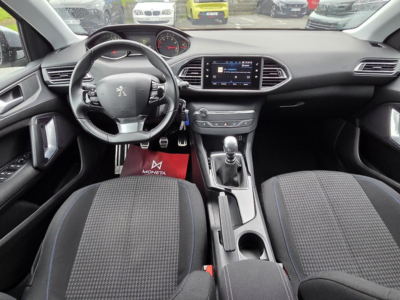 Peugeot 308 (2019) 1.2 PT 110 Style MAN6 - fotka 13 z 27