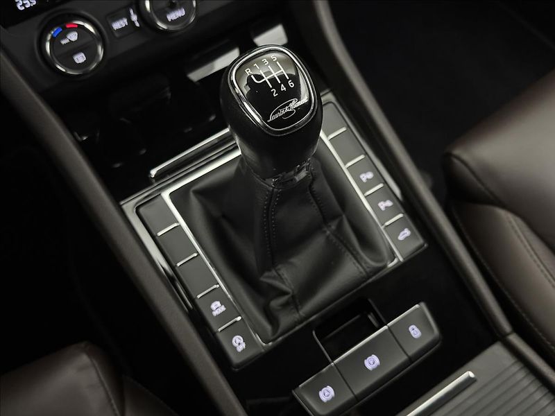 Škoda Superb 2,0 TDi 110kW L&K DPH ACC DCC - fotka 31 z 56