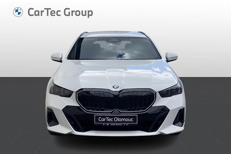 BMW Řada 5 540d xDrive Touring - fotka 4 z 10