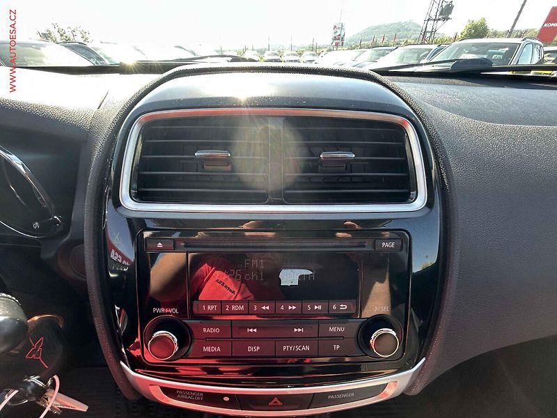 Mitsubishi ASX (2017) 1.6 MIVEC, AC, výhřev sed. - fotka 15 z 17