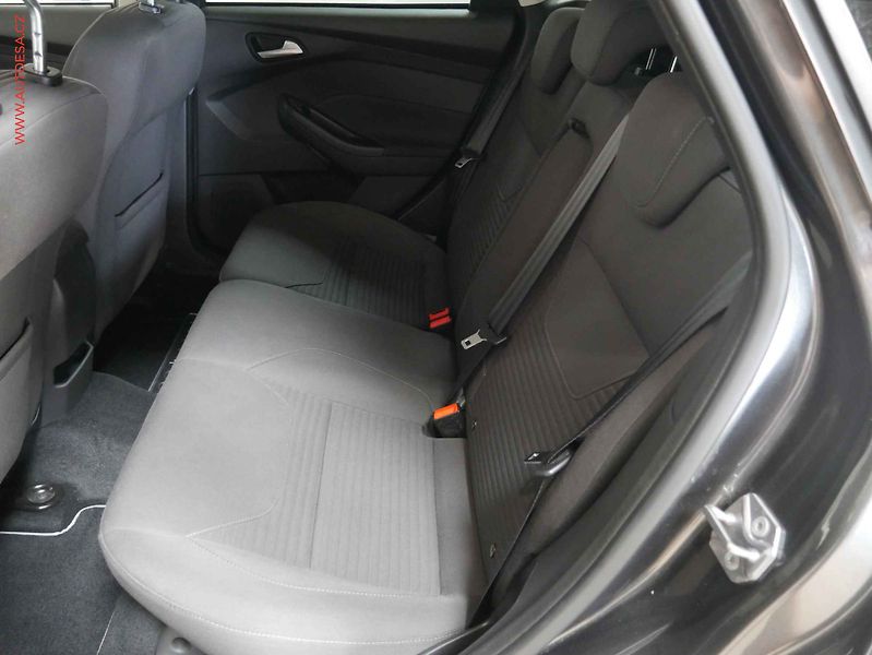 Ford Focus (2016) 1.5 EB, 1.maj,ČR, TZ - fotka 10 z 21