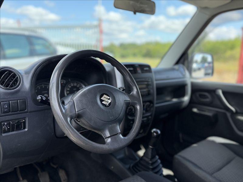Suzuki Jimny 1,3 VVT 4X4 TAŽNÉ +SADA KOL - fotka 9 z 18