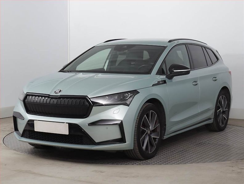 Škoda Enyaq (2023) Sportline iV 60 (62 kWh) - fotka 2 z 22