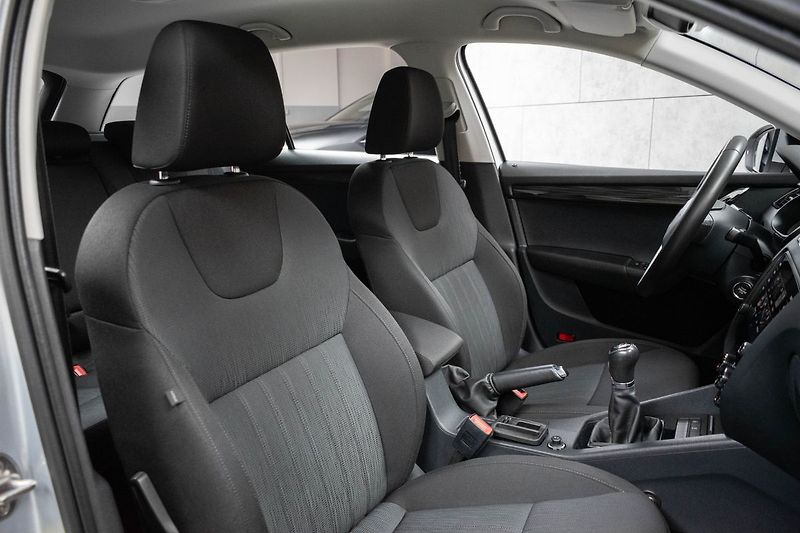 Škoda Octavia 1.6 TDI*85kW*STYLE*DPH* - fotka 11 z 36