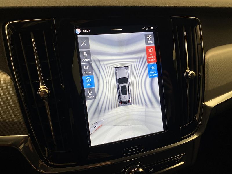 Volvo V90 T6 AWD RECHARGE DARK PLUS - fotka 52 z 58