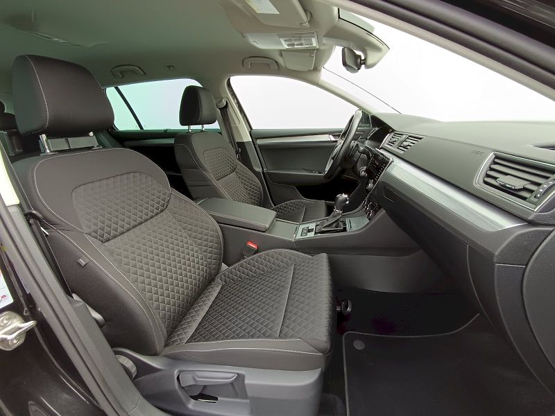 Škoda Superb (2022) 2.0TDI 110kW DSG COMFORT PLUS - fotka 8 z 35