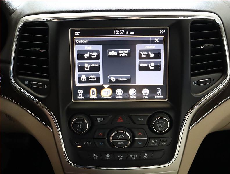 Jeep Grand Cherokee (2016) 3.0 CRD, 4X4, Automat - fotka 17 z 32