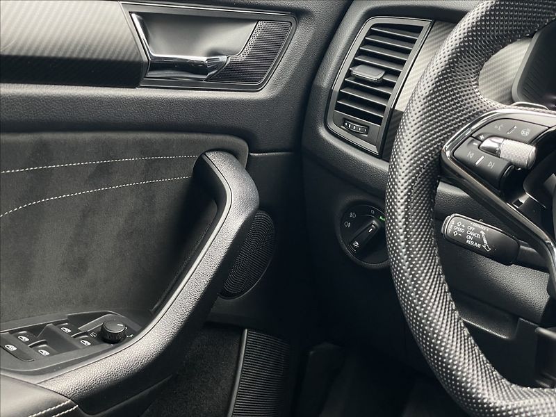 Škoda Kodiaq 2,0 TSI 4x4 DSG Sportline ACC - fotka 14 z 24