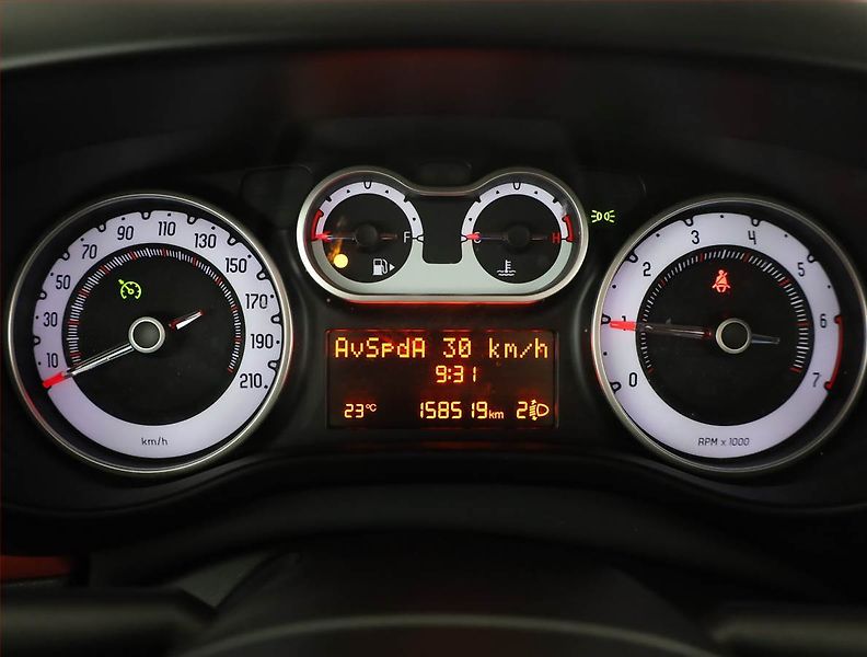 Fiat 500L (2012) 1.4 16V, Tempomat - fotka 9 z 17