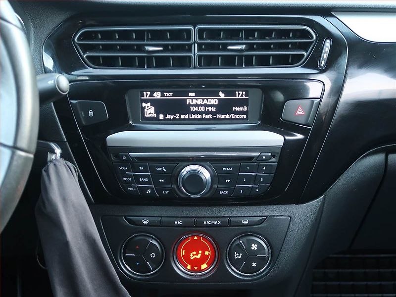 Peugeot 301 (2018) 1.2 PureTech, Serv.kniha - fotka 12 z 17