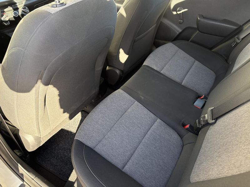 Kia Stonic 1.25 CVVT 62kW Comfort - fotka 9 z 18