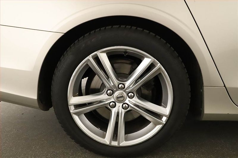 Volvo V90 (2017) D5 AWD, 4X4, Automat, Kůže - fotka 17 z 17
