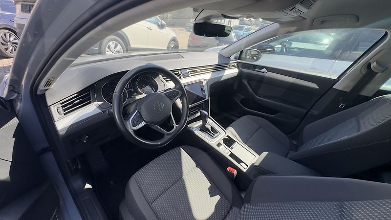 Volkswagen Passat (2024) 2.0TDI DSG Nez.Topení 48000KM - fotka 8 z 12