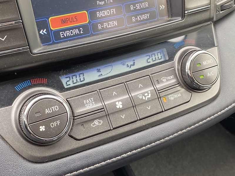 Toyota RAV4 2.0i, LPG, navi, 4x4, tažné - fotka 14 z 17