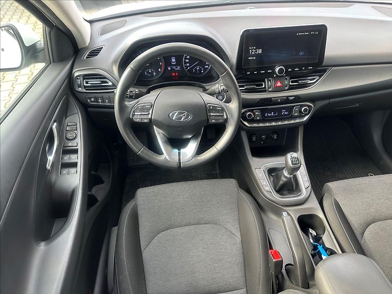 Hyundai i30 1,5 TGDI MH MT SM PLUS NAV - fotka 16 z 29