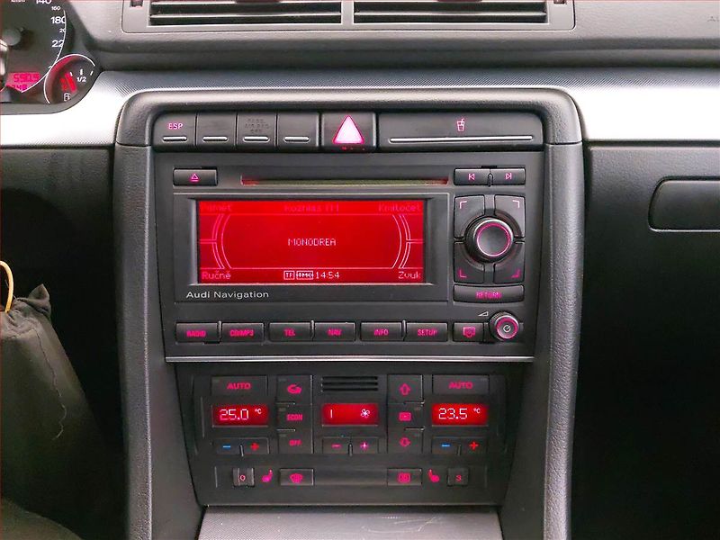 Audi A4 (2006) 2.0 TDI, Eko.zaplacen, po STK - fotka 12 z 17