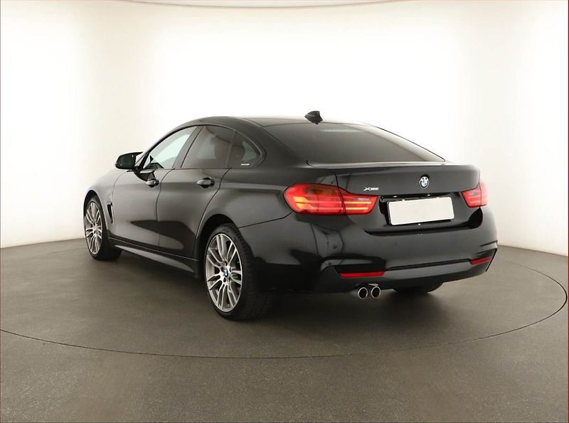 BMW Řada 4 (2017) 420d xDrive, 4X4, Automat - fotka 4 z 20