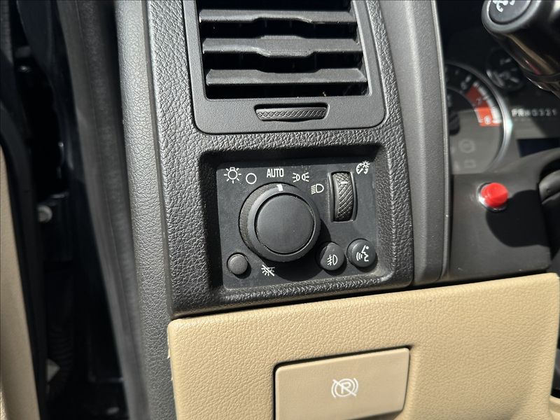 Hummer H3 3,5 AUT KŮŽE 4X4 STAN NAVIJÁK - fotka 8 z 39