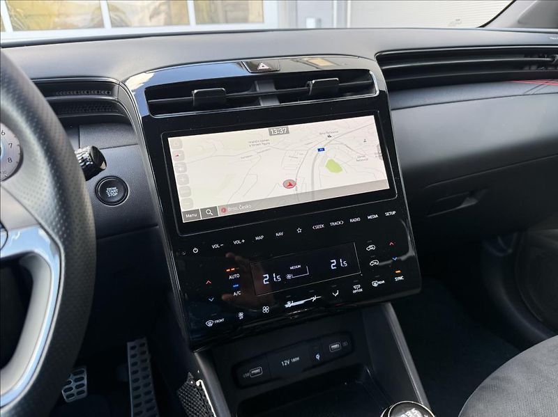Hyundai Tucson 1,6 T-GDI  N Line - fotka 14 z 19