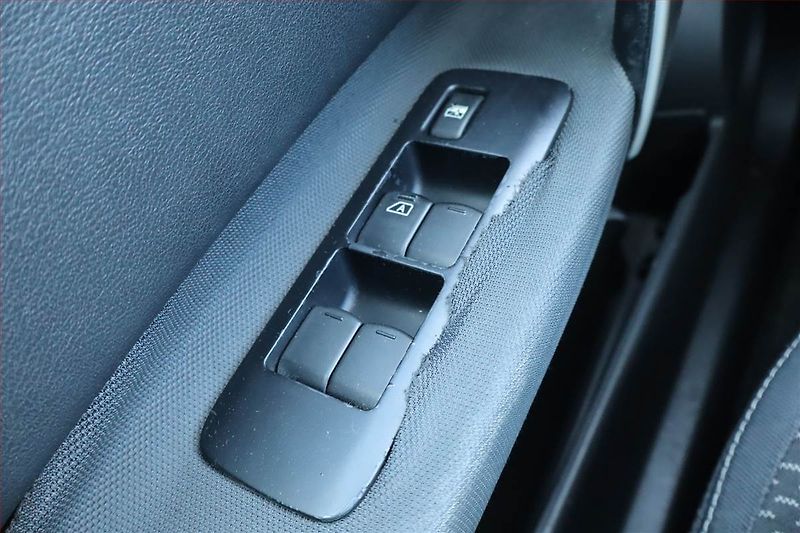 Nissan Qashqai (2009) 1.6, Serv.kniha, Navi - fotka 18 z 20