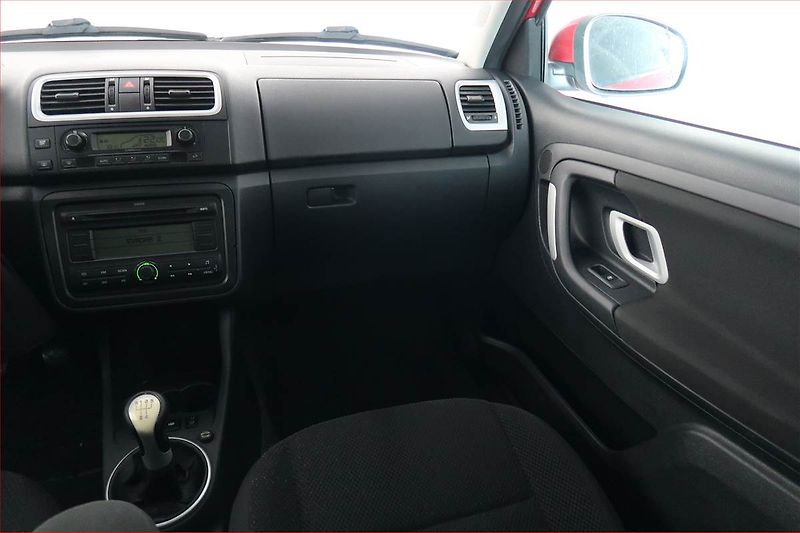 Škoda Fabia (2008) Ambition 1.4 TDI, nová STK - fotka 8 z 14