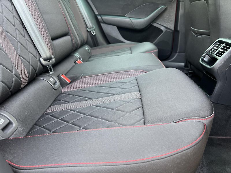Škoda Octavia RS 2.0TDi 147kw 4x4 DSG LED - fotka 37 z 53