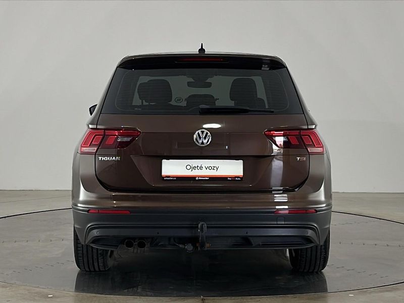 Volkswagen Tiguan Trendline DSG - fotka 17 z 27