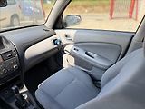 Nissan Almera 1,8 i - náhled 15