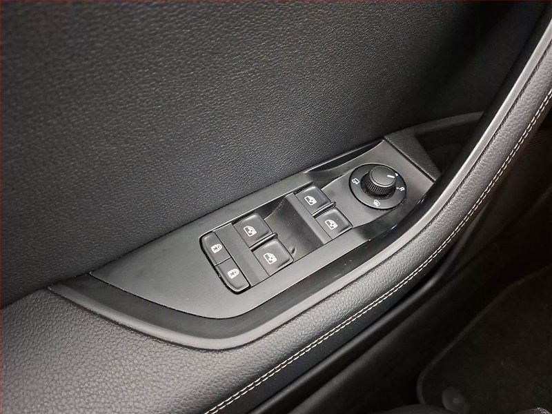 Škoda Superb (2021) Ambition 2.0 TDI - fotka 19 z 20