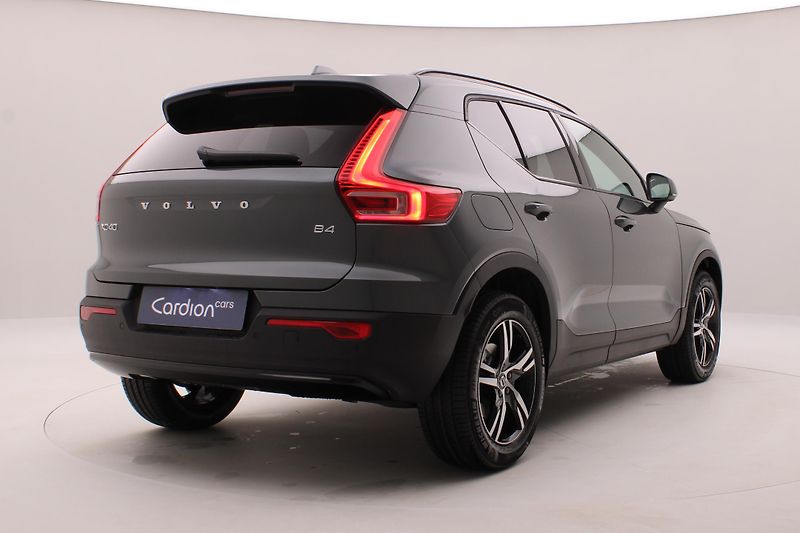 Volvo XC40 (2026) B4 AUT DARK PLUS - fotka 12 z 61