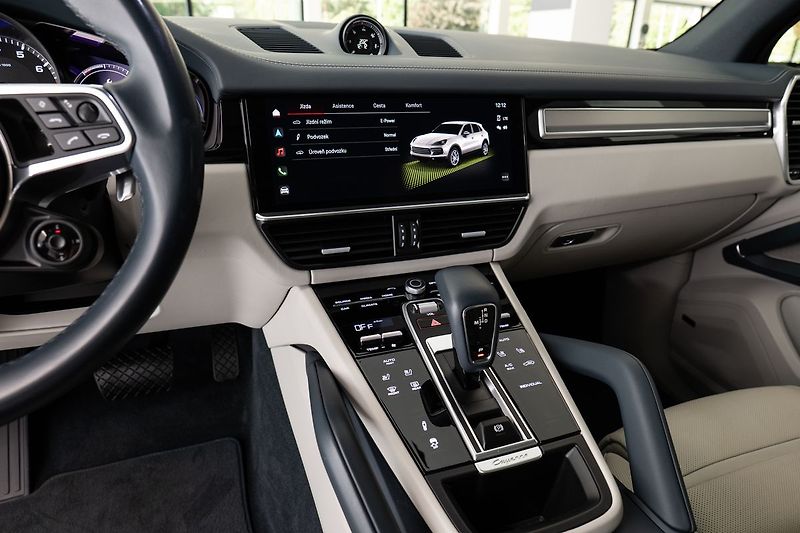 Porsche Cayenne E-Hybrid Platinum Edition/Bose - fotka 12 z 28