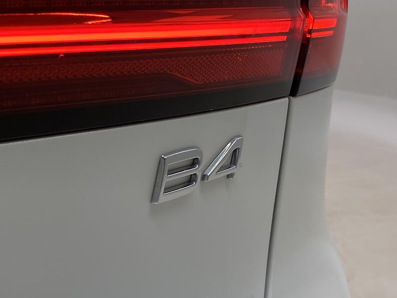Volvo V90 B4 BRIGHT PLUS AUT - fotka 41 z 63